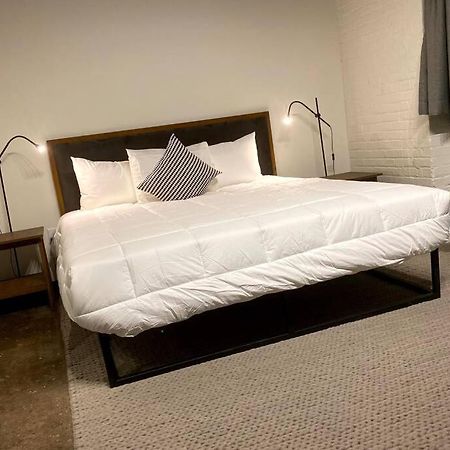 3E-*New* Apartment -5 Min From Downtown, Sleeps 4 Pittsburgh Bagian luar foto